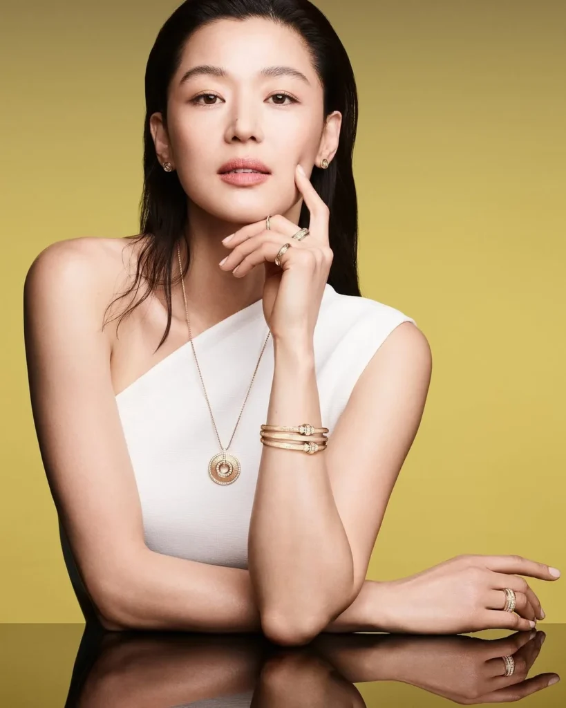 Jun Ji-hyun Height: How Tall Is the Korean Star Really? Jun Ji-hyun Height: How Tall Is the Korean Star Really?