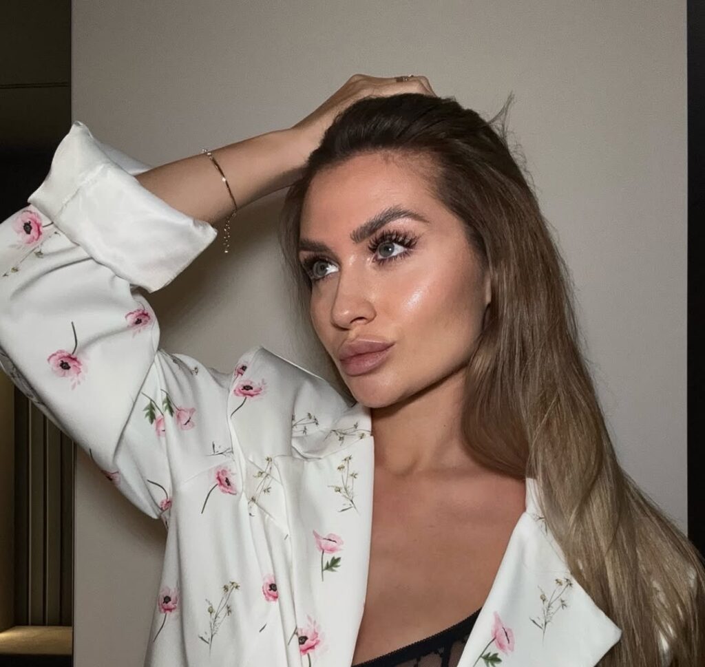 LuxuryMurMur Biography, Wiki, Age, Real Name & Career Facts 2025