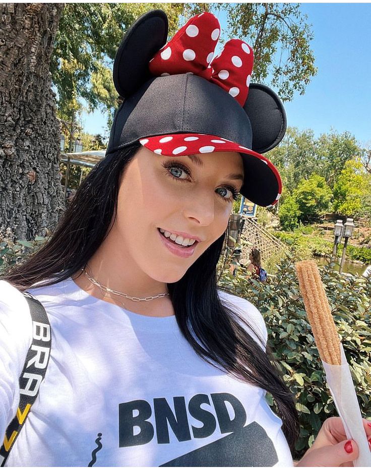Angela White Bio, Age, Career, Awards & Net Worth 2025