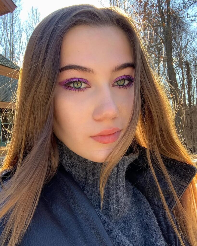 Annie Arbor Bio, Age, Family, Career & Facts 2025 Annie Arbor Bio, Age, Family, Career & Facts 2025